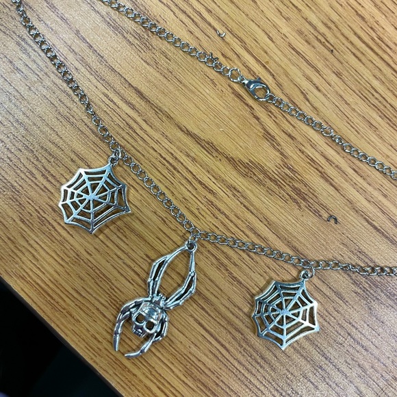 Spider and spiderwebs necklace - Picture 1 of 1